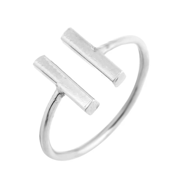Jewelry - 🔥2 for $15🔥 Open Double Bar T Ring SILVER